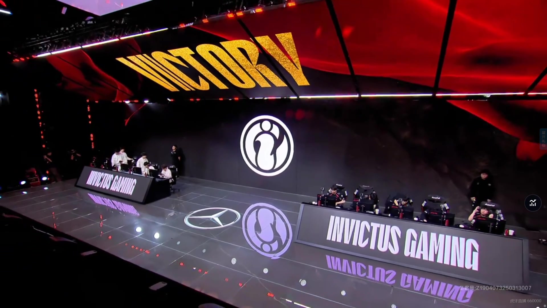 DG视讯官网平台赢了就是好事！TheShy对线遭压制 但赛后依旧和Gala有说有笑前去碰拳