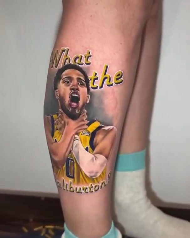 DB视讯官网真爱粉😍步行者球迷在小腿上纹了哈利伯顿扼喉庆祝动作的纹身